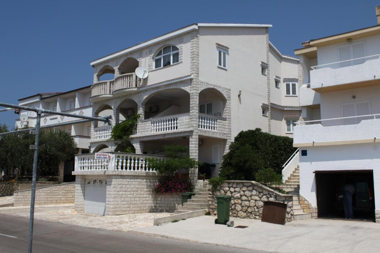 Apartments By The Sea Stara Novalja, Pag - 6469 Bagian luar foto