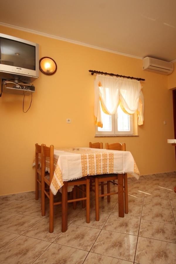 Apartments By The Sea Stara Novalja, Pag - 6469 Bagian luar foto